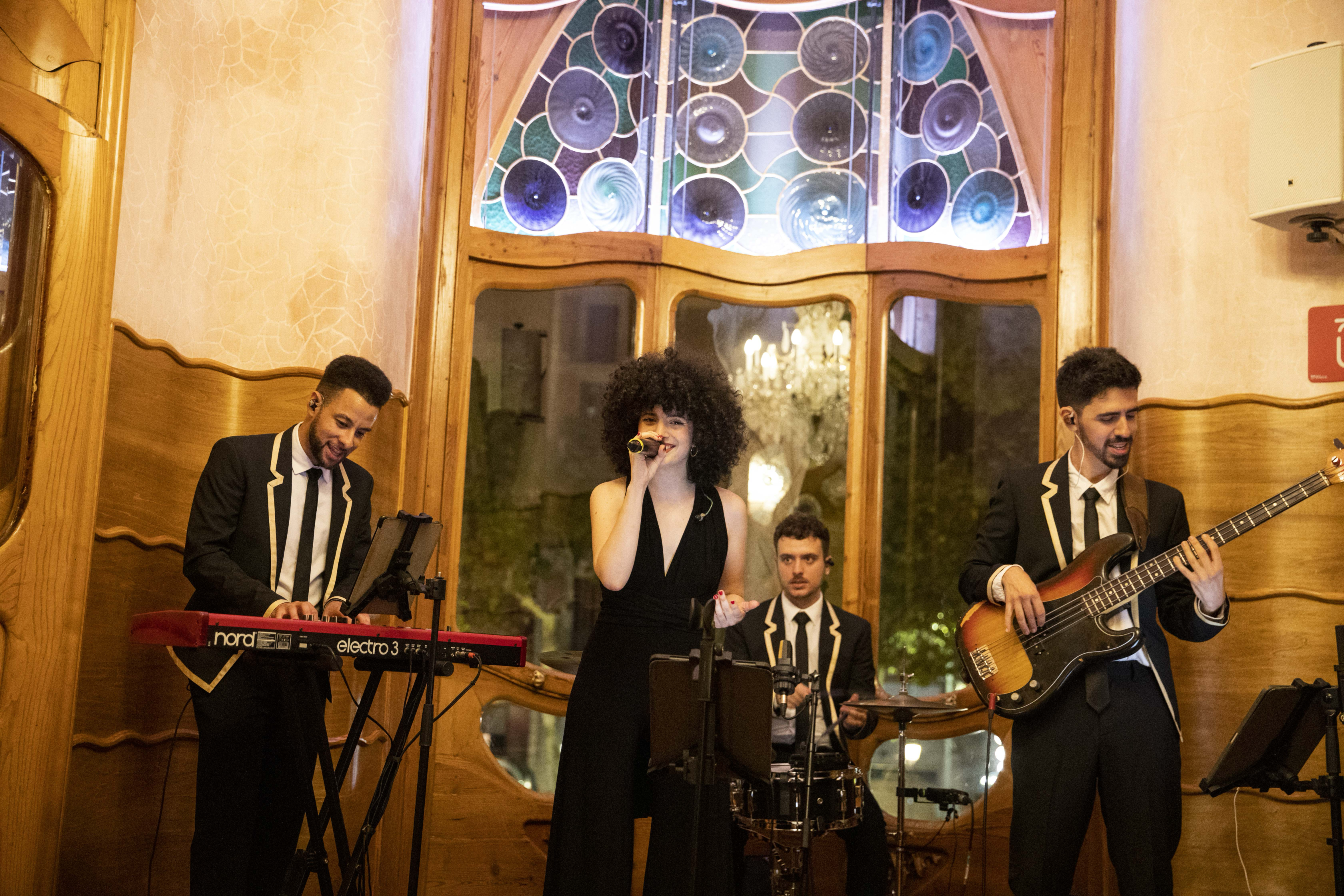 Cheers-I-4-piece-band
